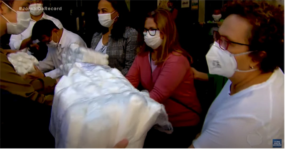 한인 유튜버들이 보건소에 마스크를 기부했다는 소식도 기사화됐다 – 출처 : Record