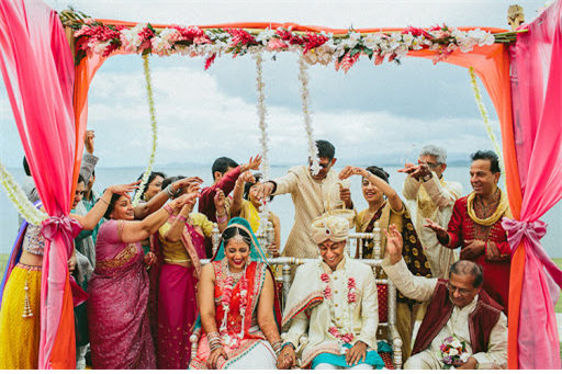 같은 카스트와 종교를 가진 배우자와 결혼하는 인도인 - 출처 : Wedding Ideas & Planning