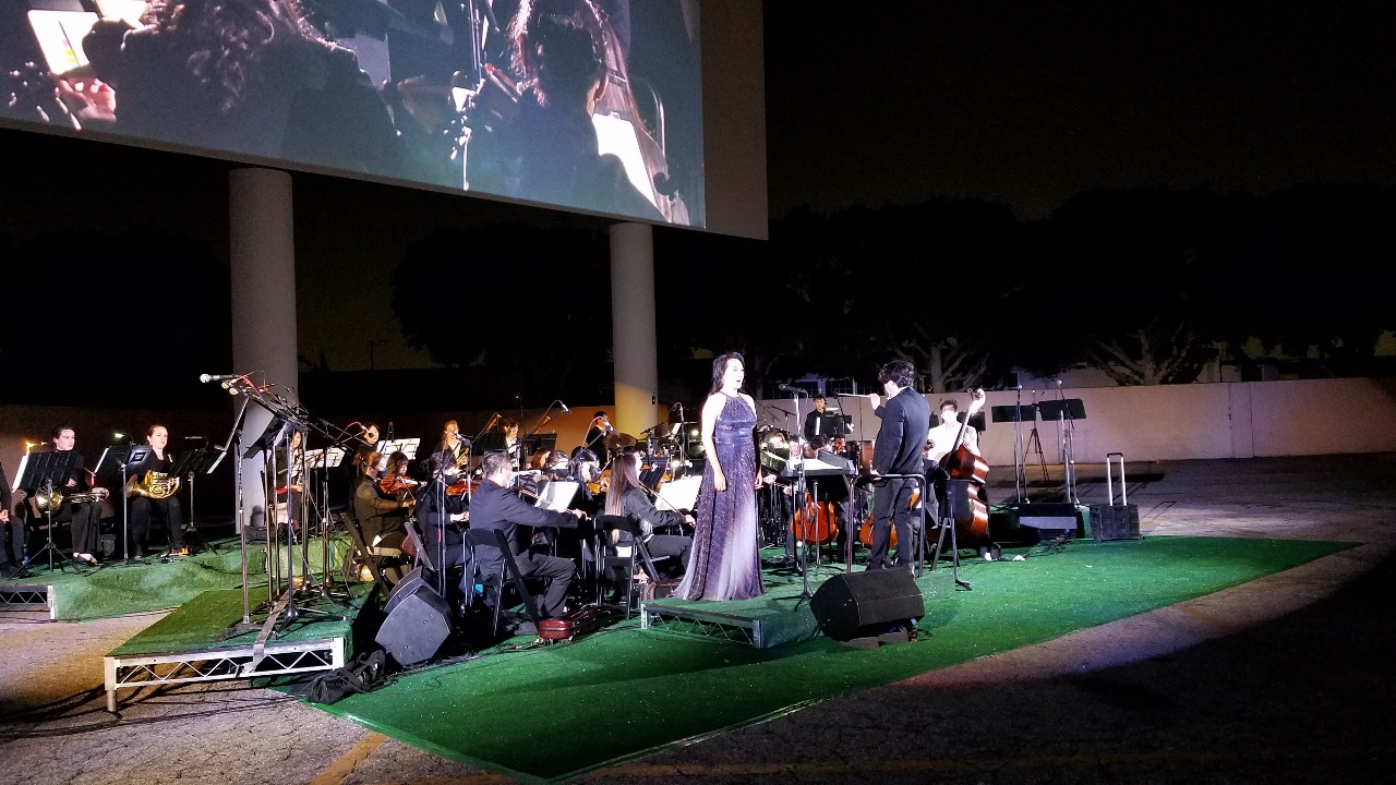 소프라노 크리스틴 오씨가 영화 '미나리'에 삽입됐던 ‘바람의 노래’를 부르고 있다