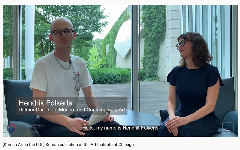 ▲ 시카고 미술관의 현대 미술 큐레이터 헨드릭 포컬츠(Hendrik Folkerts)와 로빈 페렐(Robin Ferrell)