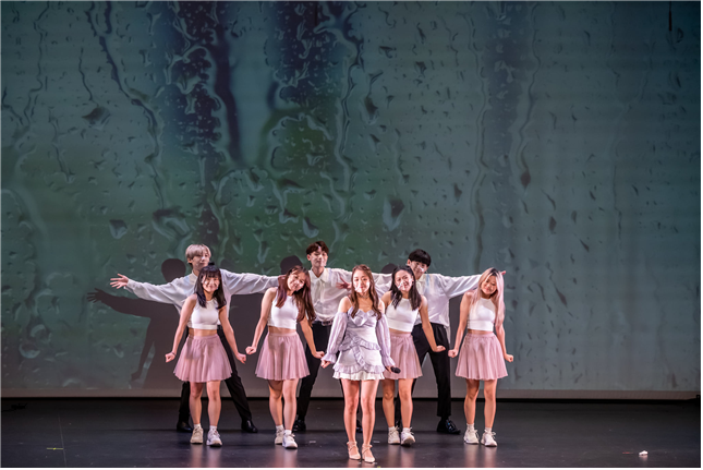 사진5 축하공연을 선보이는 홍콩의 케이팝 댄스커버팀