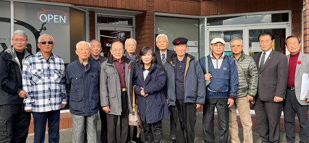Пояснение к фото: Руководители западных отделений Ассоциации ветеранов Корейской войны и почетные члены-добровольцы