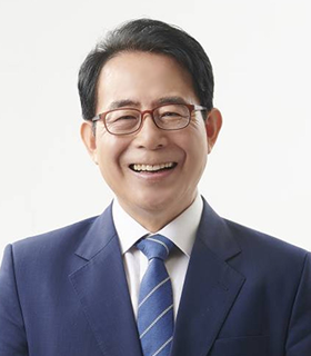 10대 김성곤 이사장