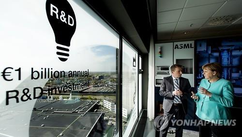 네덜란드 반도체장비업체 ASML, 대만 HMI 3조6천억원에 인수
