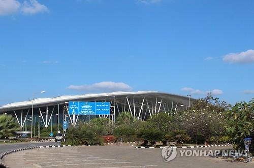 인도, 항공 산업 활성화 나서…″기차 요금으로 항공기를″