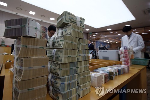 은행 외화비축 권고에서 '의무'로…LCR 80%까지 높인다(종합)