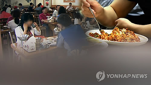 이미 과포화됐는데…개인사업자 창업 4개 중 1개는 식당