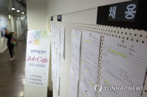 취업자 수 35만명↑…청년실업률 6월기준 역대 최고(1보)