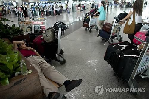 '연착 대국' 中 여객기 지연·결항시 승객에 보상 의무화