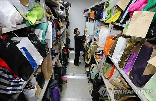 '앗, 내 전화기'…지하철·버스 분실물 하루 435개