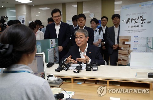 은행권 중금리 사잇돌대출 출시 2주간 324억원 '순항'(종합)