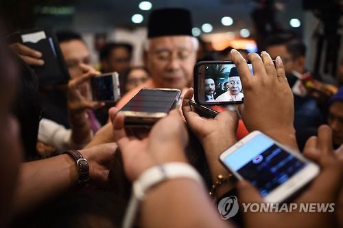 말레이 검찰총장, '총리 연루' 국영기업 자금유용 증거 없다