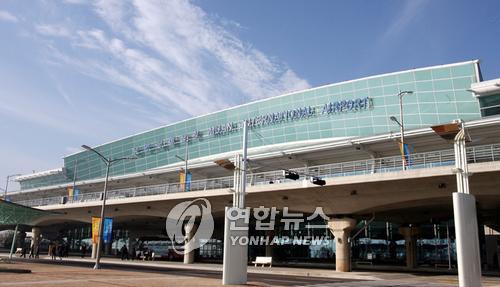 무안공항 면세범위 초과 휴대물품 집중 단속