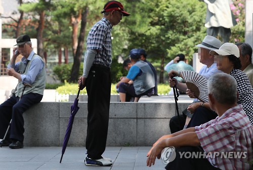 100세 이상 고령자 5년새 72%↑…10명 중 7명은 평생 금주·금연