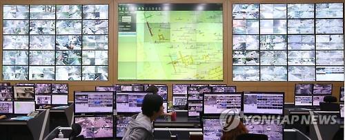'으슥한 골목길도 스마트폰으로 지켜본다'…진화하는 CCTV(종합)