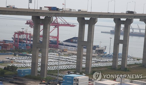 평택항 자유무역지역·항만구역 수입차 야적 특혜 논란
