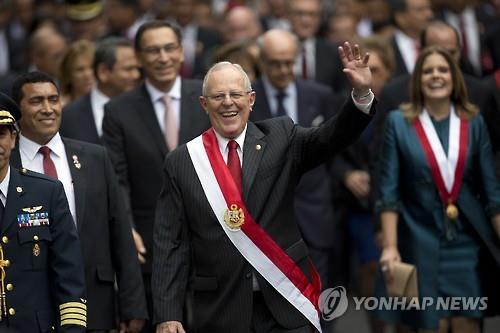 투자유치 위해 감세카드 꺼낸 쿠친스키…마약ㆍ범죄와 전쟁 선포