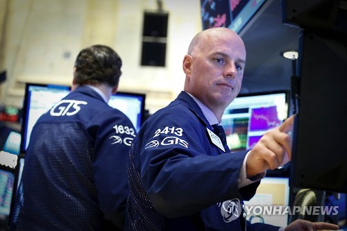 뉴욕증시 대형 기술주 실적 주목 속 혼조…다우 0.09% 하락 마감