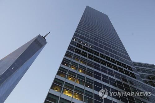 미 연준, 직원이 연준 정보 빼낸 골드만삭스에 406억원 벌금
