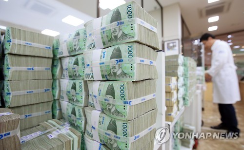 가계저축률 내년까지 고공비행…소비절벽 시작된다