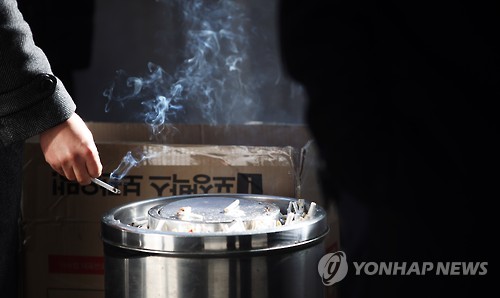 담뱃값 인상 약발 떨어졌나?…저소득층만 지출 감소