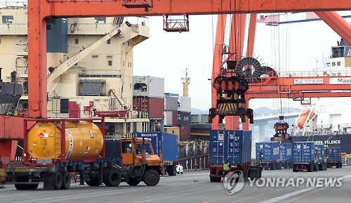 기업투자 위축으로 수입물량 7년만에 줄어드나