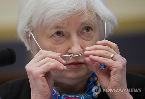 미국 채권시장은 금리 인상 지연에 무게…수익률 전망치 낮아져