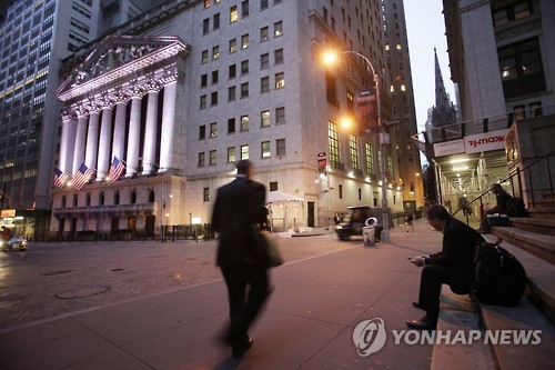 뉴욕증시 미 대선 토론 앞두고 약세…다우 0.91% 하락 마감