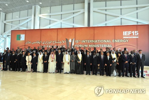 국제유가, 생산량 동결 전망 약화에 하락…WTI 2.74%↓