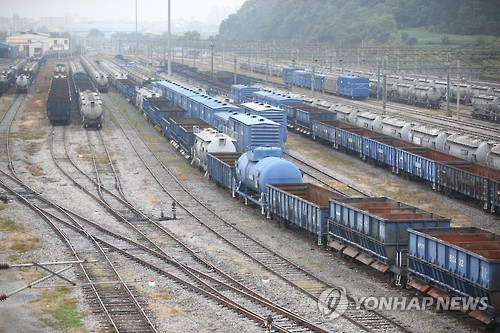'철도파업' 시멘트 운송 차질 악화…창고 80% 이상 재고 쌓여