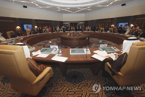 OPEC 원유 생산량 감축 합의…하루 최대 75만 배럴 감산(종합)