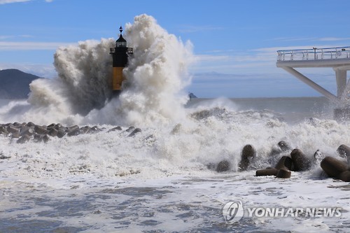 태풍 차바 손보사 손해액 1천433억원…2012년 볼라벤과 비슷