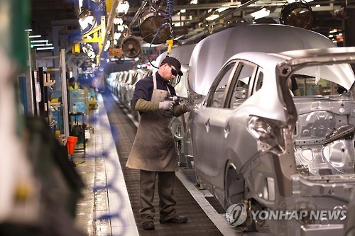 닛산, 영국에 추가투자 결정…메이 총리의 '지원·약속'에 화답
