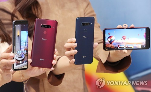 LG 스마트폰 매출 줄고 손실 늘어…