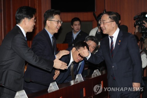 홍남기 