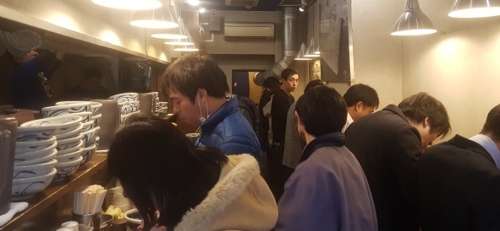 日 자영업자 10명 중 4명은 65세 이상…통계작성 후 최고치
