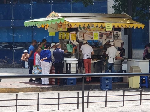 [르포] 난리통 베네수엘라에도 '빈부격차'…상류층 마트엔 물건 가득