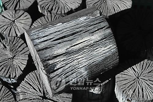中 칭다오서 목탄 700t 韓日에 밀수출한 조직 적발
