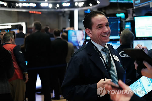 미중 경제지표 호전…원/달러 환율 하락 출발